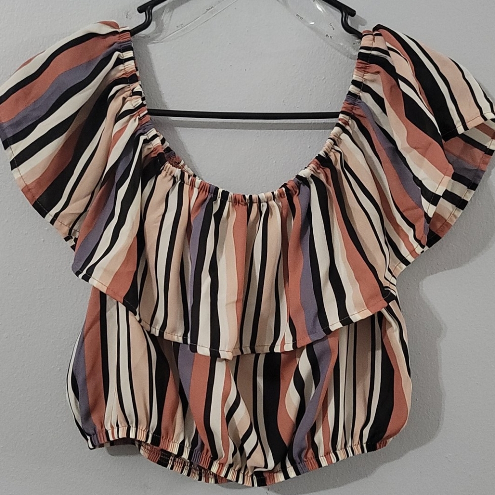 NWOT, Iris off shoulders stripes crop top